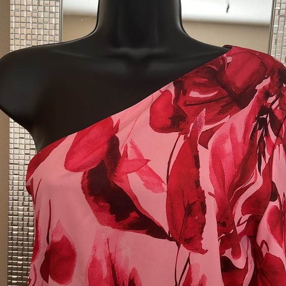 Dress - Picture 4 of 7